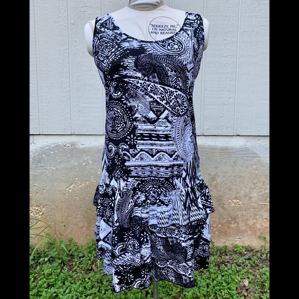 Peter Nygard (S) B&W Flared Bottom Dress
